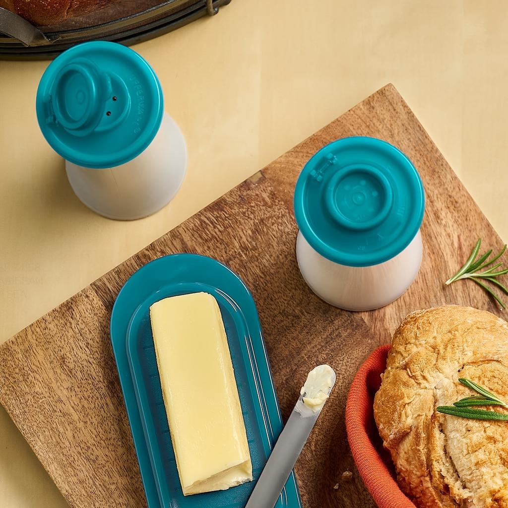 [Moisture Proof] Plastic Salt and Pepper Shakers with Lids | 2pcs | Plastic | Moisture Proof, Timer Covered | Home Kitchen, Restaurant, Camping