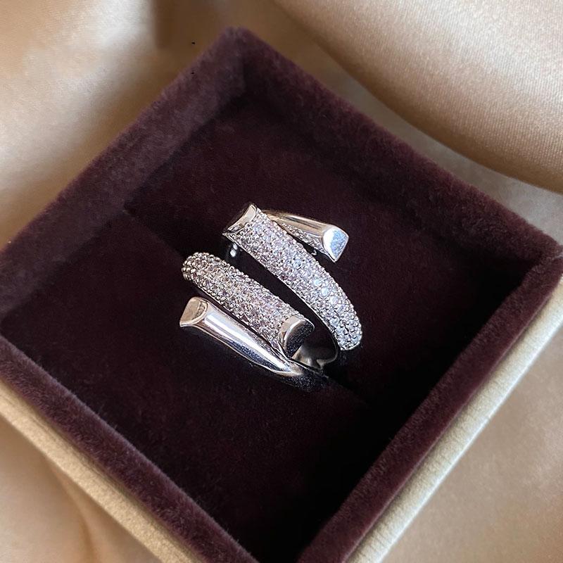 

Exaggerated Design Metal Zircon Cross Silver Color Rings For Womans Korean Fashion Jewelry Gothic Party Girl s Unusual Ring Set resizable&Silver Plated срібний
