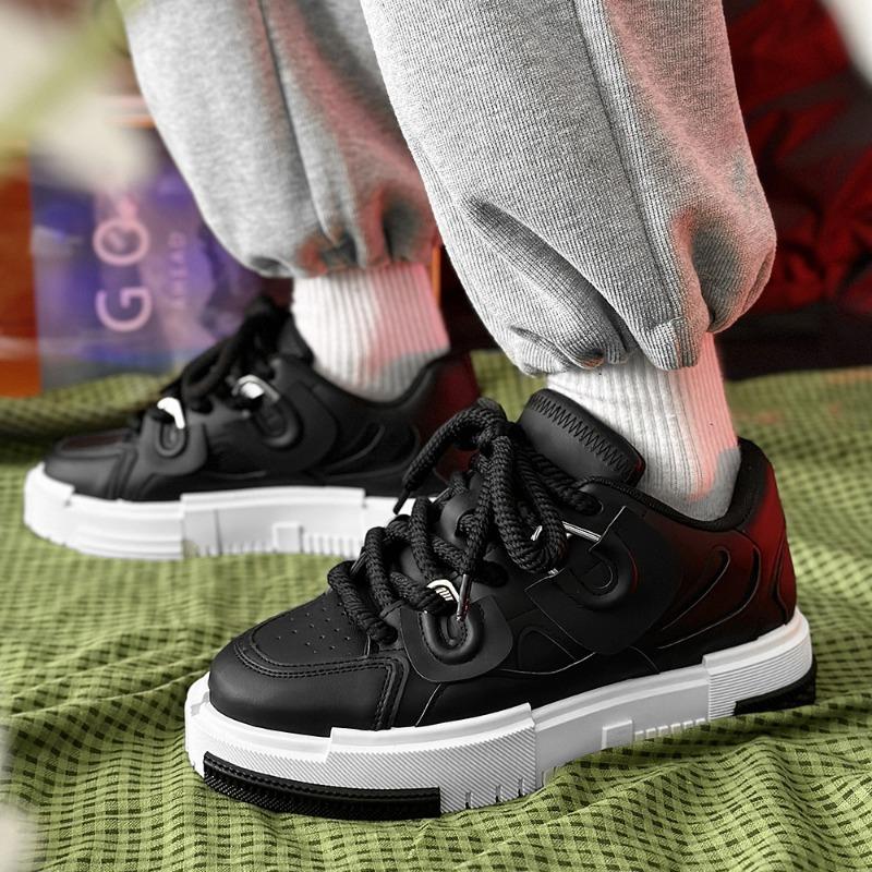 2025 Men's Platform Shoes Metal Decorated Flat White Shoes Versatile Comfortable Non-slip Lace-up Sneakers Zapatillas De Deporte