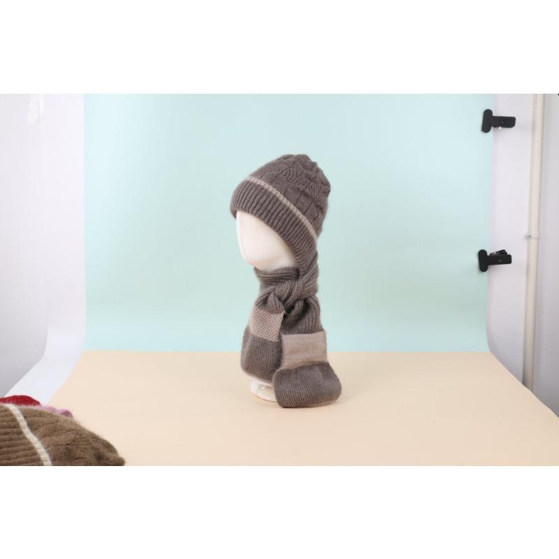 Fleece hat, scarf, integrated knitted hat, mother ear protectors, headgear, cycling thermal neck protector, women