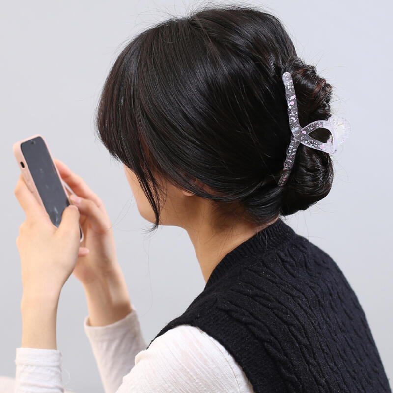 Painting Twist King Hair Clip (Translucent Pink)