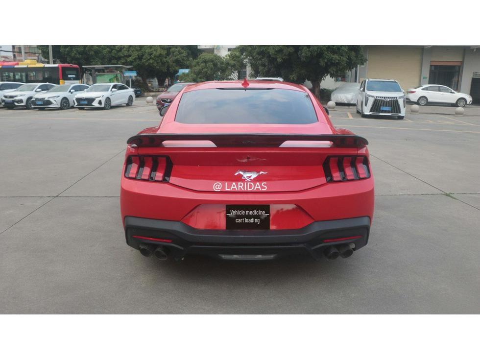 Carbon Fiber Rear Spoiler for 2024+ Ford Mustang Dark Horse S650