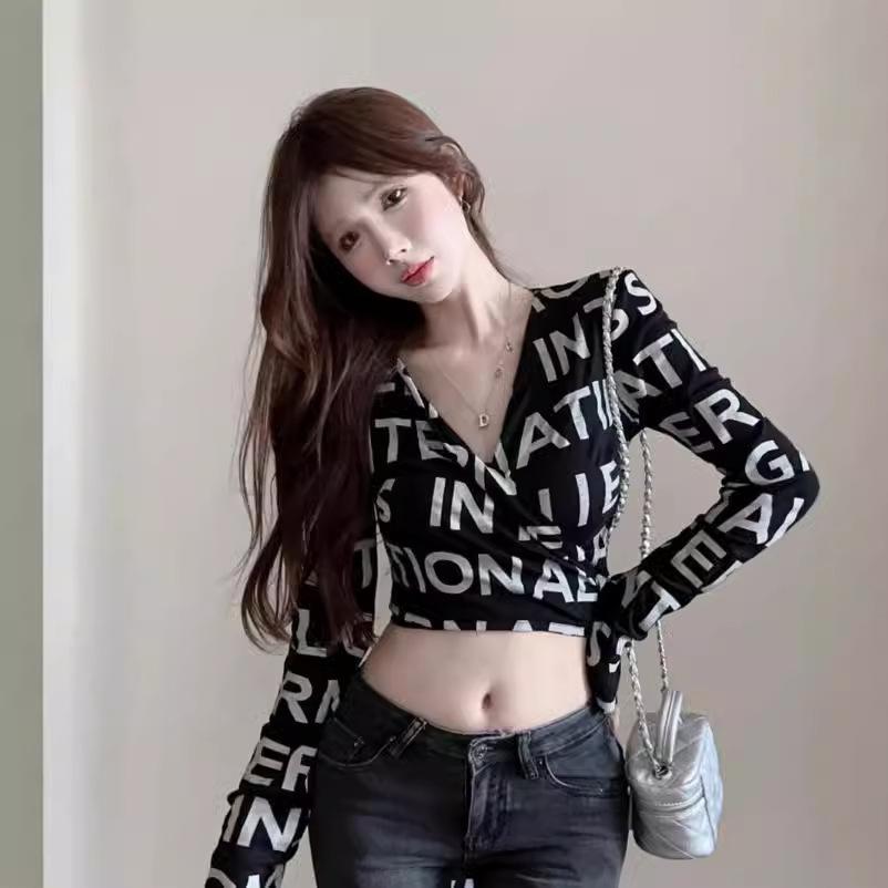 American retro printed Spice Girl v-neck showing chest high waist navel short top unique chic tight long-sleeved t-shirt women