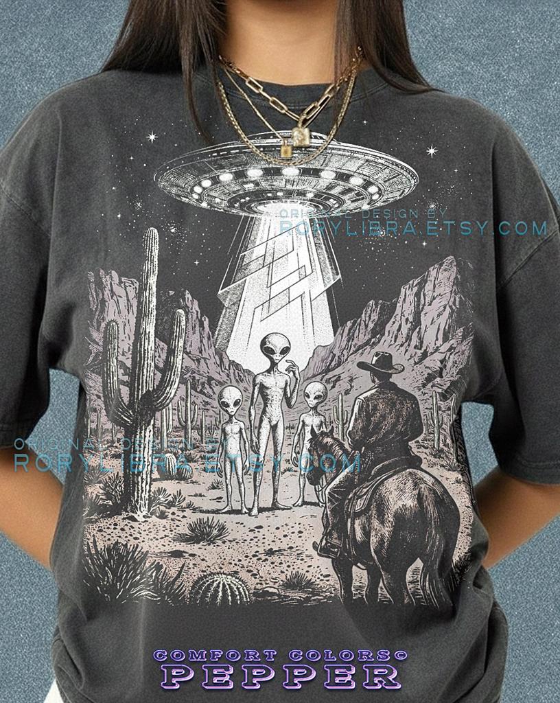 Cowboy Alien Ufo Desert Meeting Comfort Colors® Tshirt, Retro Sci-Fi Western Faded T-Shirt, Y2K Space Streetwear Conspiracy Gift