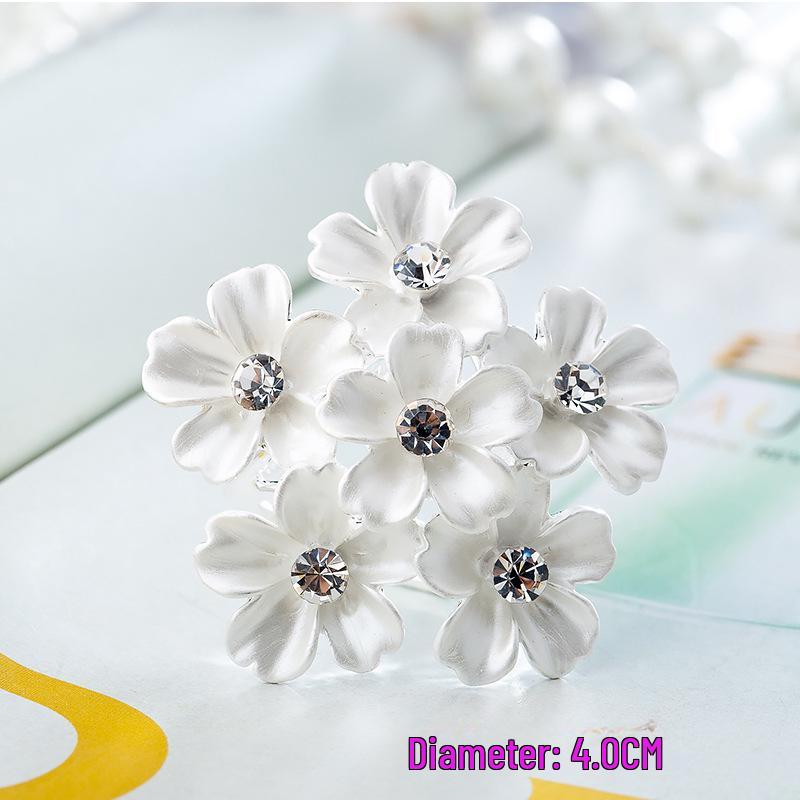 Korean Style Triple Ring Scarf Buckle - Elegant and Versatile Fashion Accessory