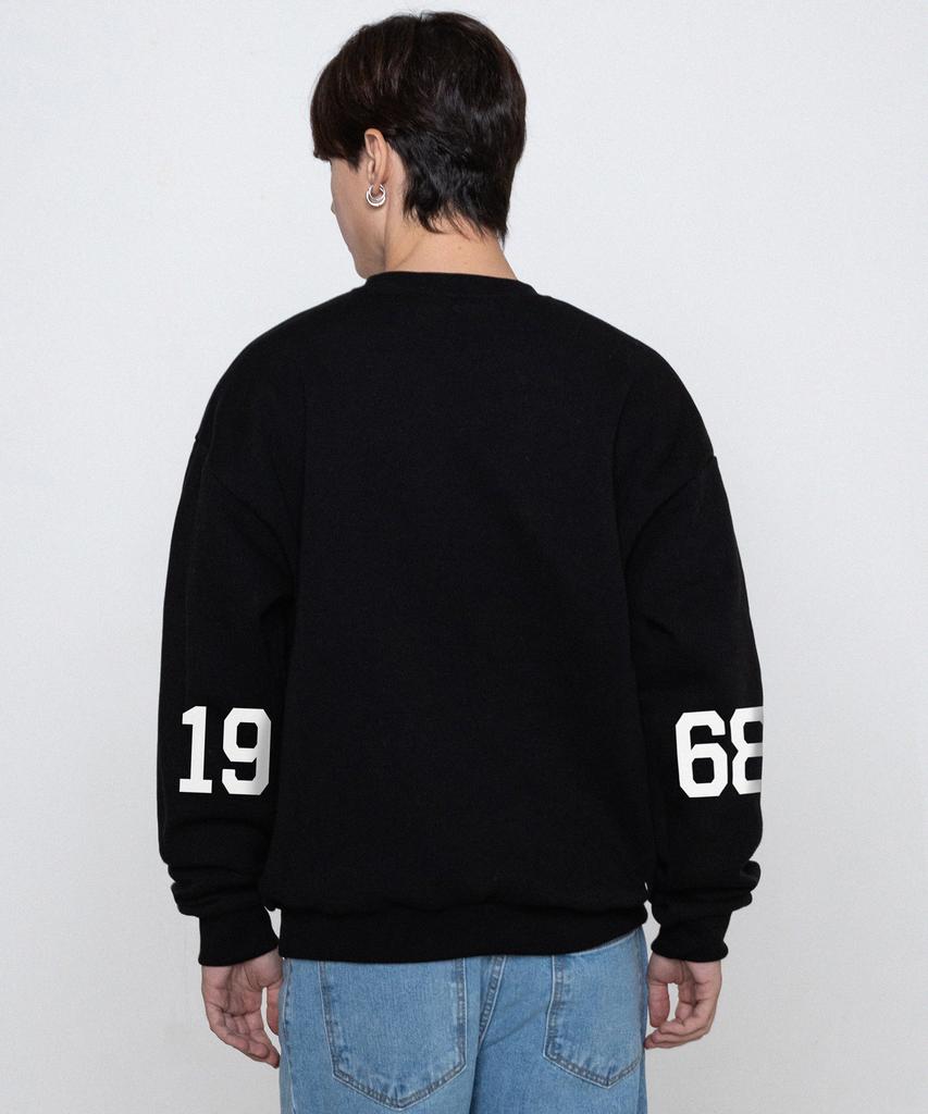 GRAVER [Unisex] Elbow 1968 Logo Sweatshirt_Black