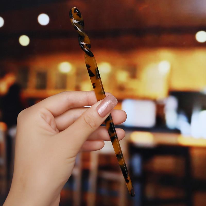 Elegant Twisted Acetate Hairpin: Ancient Style Bun Accessory