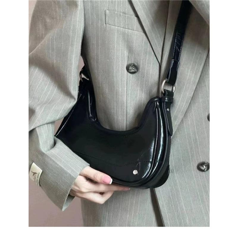 Silver Ladies Bag New Niche Portable Chain Baguette Underarm Bag High End All Match One Shoulder Messenger Bag