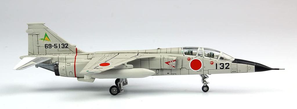 PLATZ JASDF Advanced Trainer Late Model Matsushima Air Base Plastic Model 1/144 T-2 PF-42