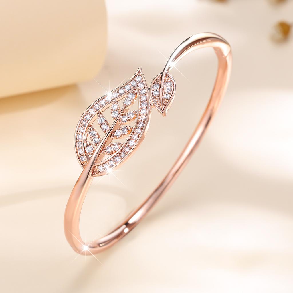 Accessories, Fashionable, High-end, Luxury Leaf Bracelets, Women’s Gifts, Temperament and Versatile Hand Accessories