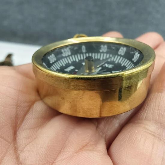 Set mit 10 nautischen Vollmessing-Militär-Marine-Taschenkompass-Schlüsselanhängern aus dem Zweiten Weltkrieg, Hochzeits-Jubiläum-Geburtstag-Weihnachts-Väter-Mütter-Geschenk