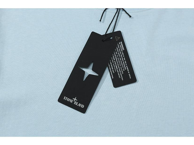 Bavlněné tričko s klasickým kulatým výstřihem v jednobarevném provedení Stone Island s nášivkou