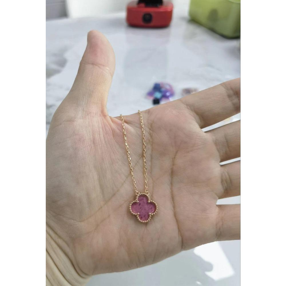 High-end Four-leaf Clover Necklace for Women 18K Rose Red Chalcedony Agate Natural White Shell Pendant Clavicle Chain