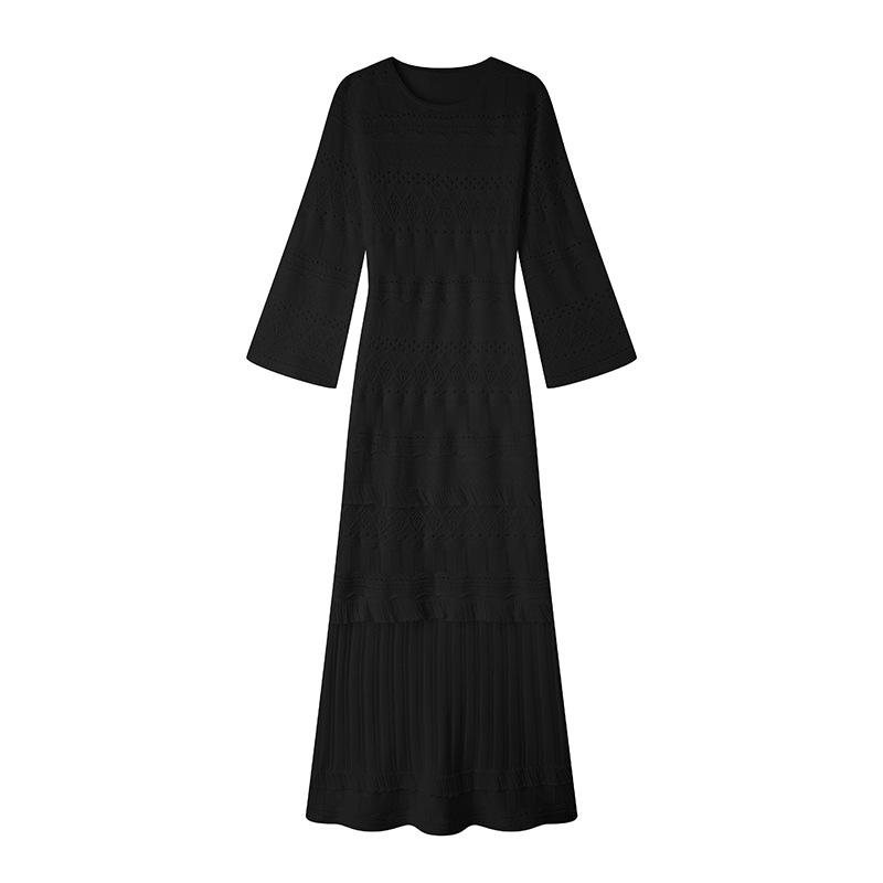 Spring and Autumn New Elegant Lady Black Crew Neck Long Sleeve Hollow Beach Knitted Sweater Dress Women's Fashion