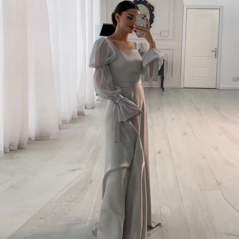 Damenkleid im französischen Stil mit quadratischem Ausschnitt und Glockenärmeln, lange Ausführung, Herbst-/Winterkollektion