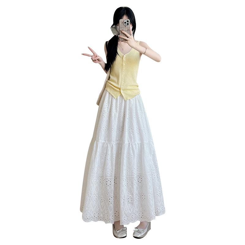 

French Heavy Industry Hollow Embroidered Skirt for Women In Spring and Summer New High-waisted Slim A-line Skirt Temperament White Cake Skirt One size