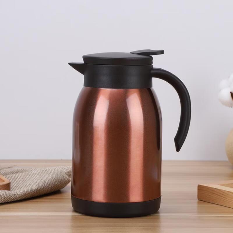 

Gold 900ml Stainless Steel Insulated Water Bottle with Straw