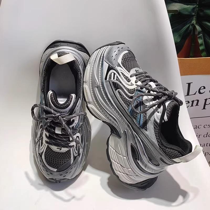 

Ретро универсальные маленькие 7 см повседневные спортивные туфли 2025 весна новинка жареная улица толстая подошва увеличивающие рост папины кроссовки женские 40 серый