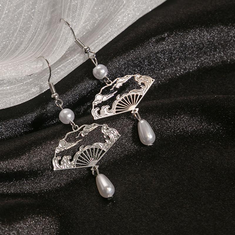 Retro Chinese Style Hollow Fan-shaped Earrings
