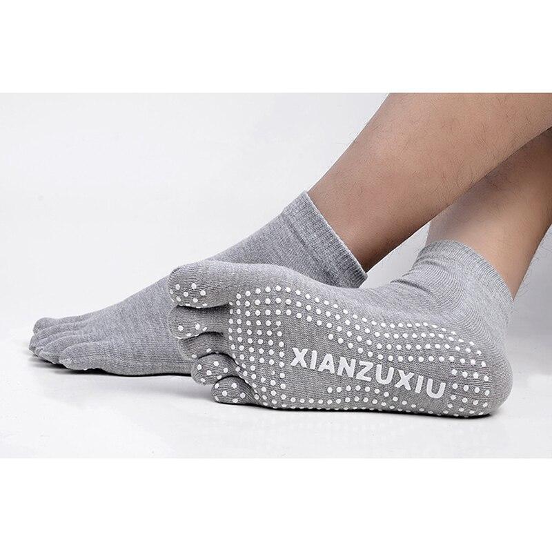 Men Pilates Socks   Cotton Breathable Non-Slip Massage Yoga Socks Cotton YOGA Sports Five-finger Socks 5 toe socks