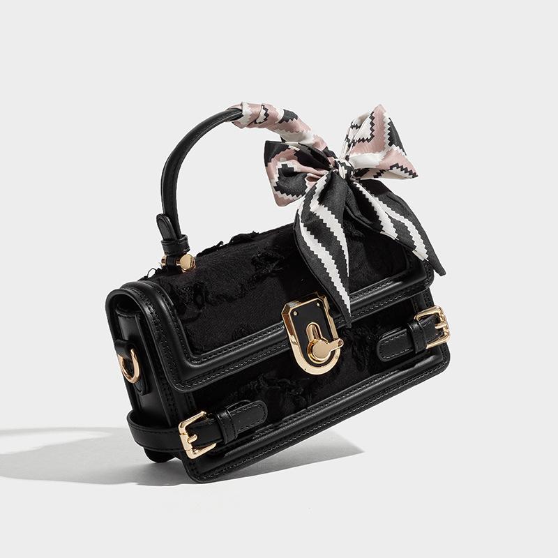 

Light Luxury Printed Women s Bag Trendy Exquisite New Fashion Small Square Bag 2025 New Fashion Casual Commuting Versatile Shoulder Bag чёрный