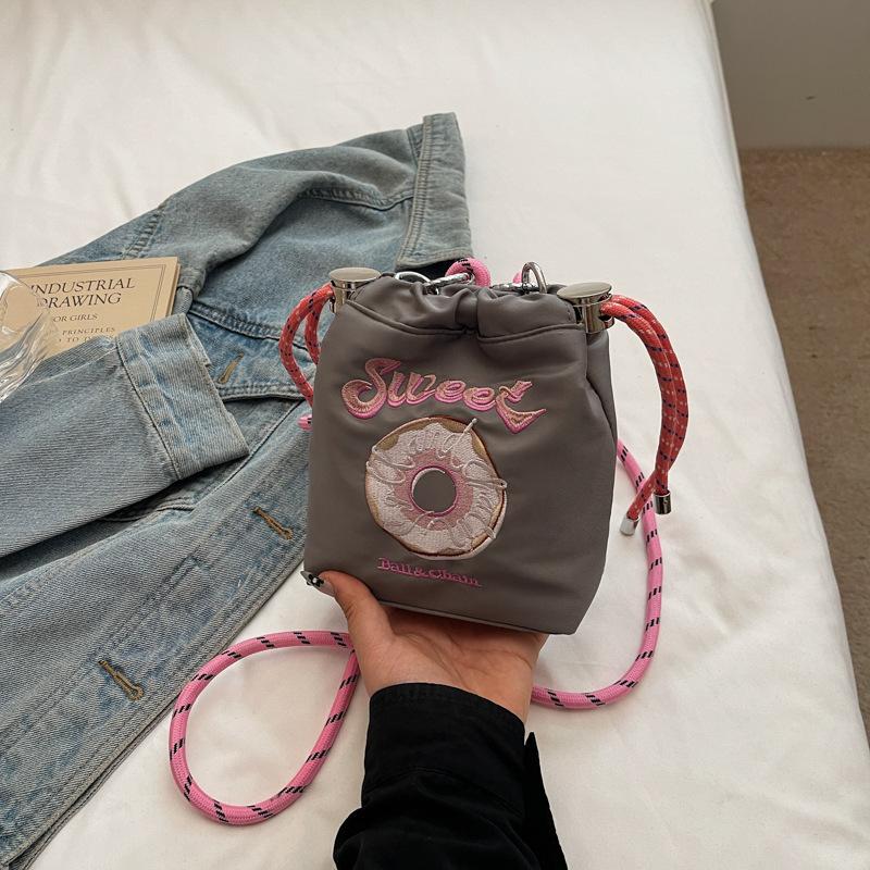 

Модная вышивка, сумка-ведро на шнурке, милая, сладкая девушка, мобильный телефон, маленькая сумка-мессенджер, на плечо серый