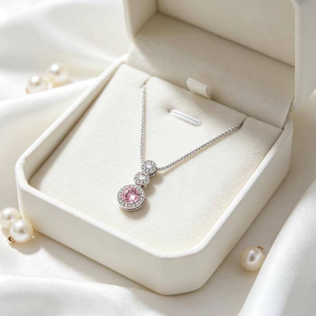 Elegant S925 Sterling Silver Zircon Circle Pendant Necklace - Luxurious, Versatile, High-End Fashion Accessory.