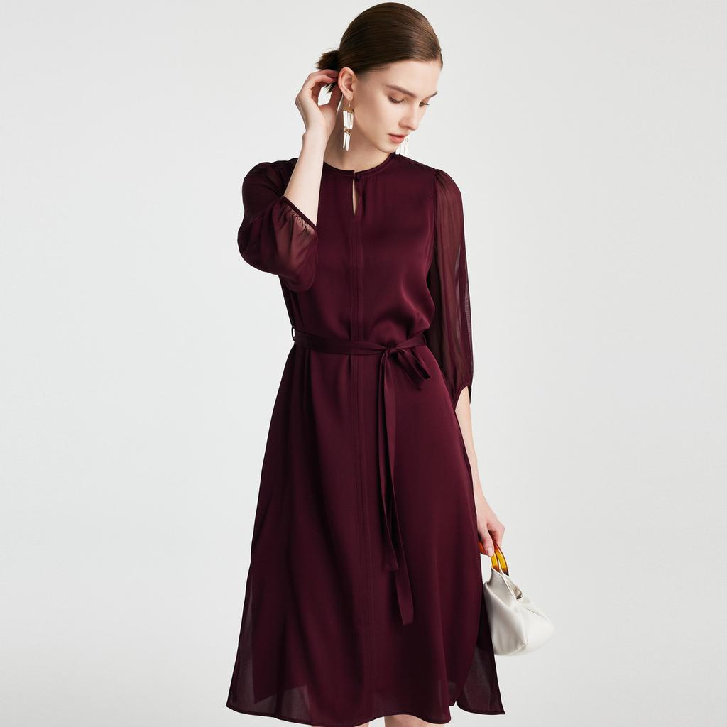 Tranquil luxury and grandeur: Spring and summer round neck cinched waist slimming, simple and elegant mulberry silk micro elastic dress