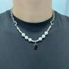 Collana da Uomo Lusso in Acciaio di Titanio con Perla Bianca e Dettagli in Zircone - Accessorio Moda Elegante e Versatile.