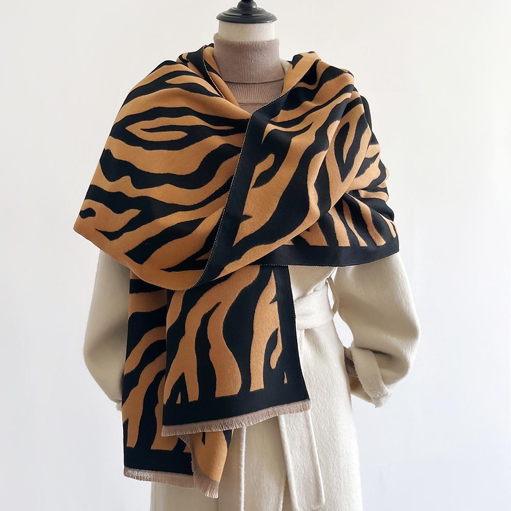 Jacquard landscape painting imitation cashmere scarf for women's office air-conditioned room thick and warm long trendy scarf