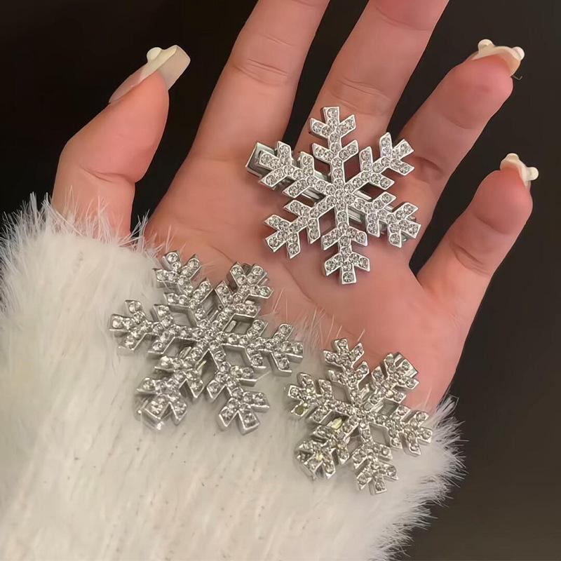 Cool-toned Snowflake Hair Clip - New 2025 Autumn/Winter Side Hairpin for Girls, Perfect for Christmas