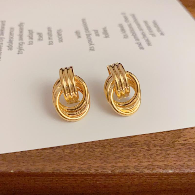 

Modern Fashion Twist Metal Wrap Stud Earrings For Women Gold Copper Color Trendy Daily Wear Zircon Pendientes Mujer oorbellen золотой