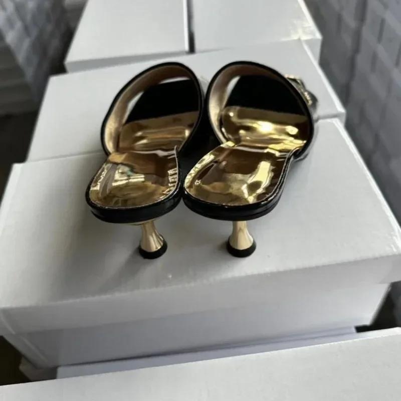 Mode 2024 Damenschuhe Modische und vielseitige Damenslipper mit quadratischer Spitze Übergröße Modische Damen-Flip-Flops