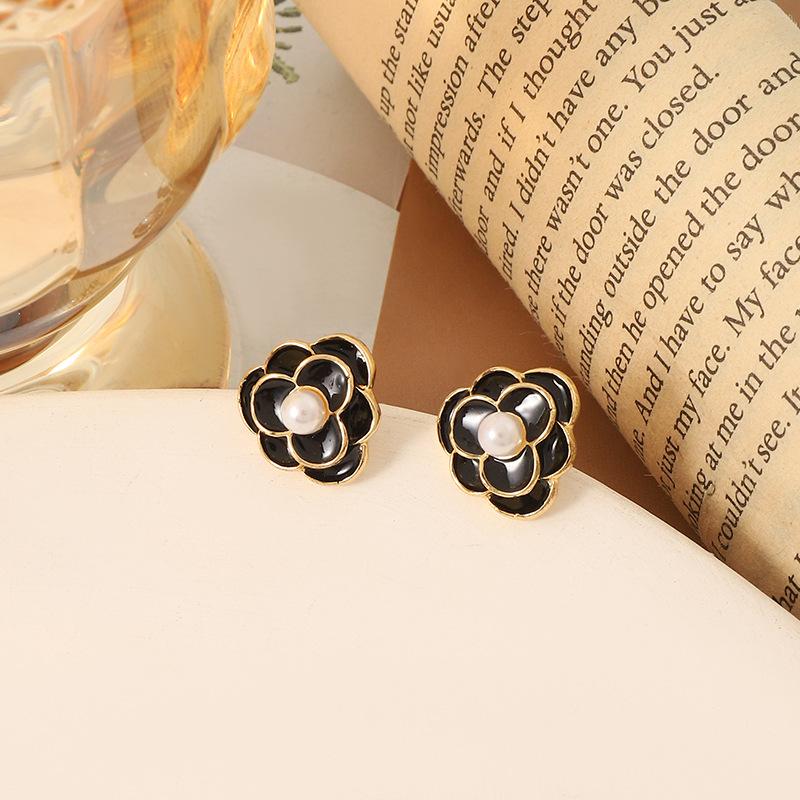 Silver Needle Pearl Camellia Earrings Black Earrings Niche Flower Stud Earrings Vintage