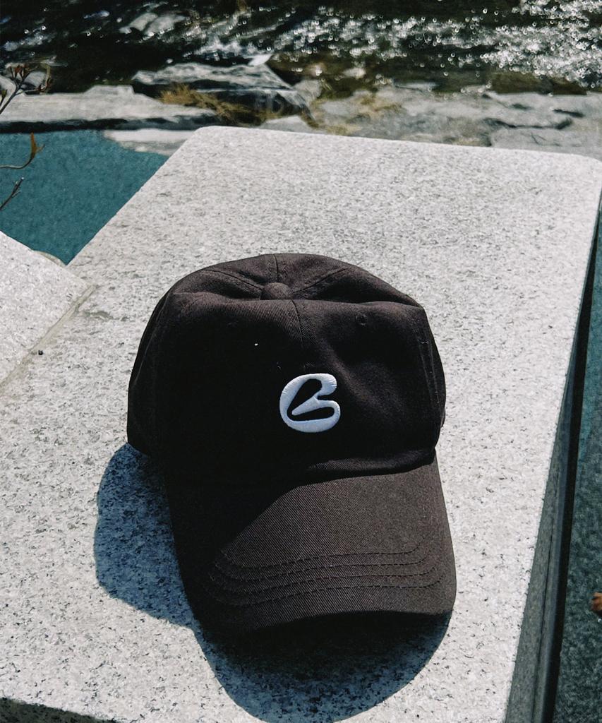 BLUFF B Initial Cotton Ball Cap [Brown]