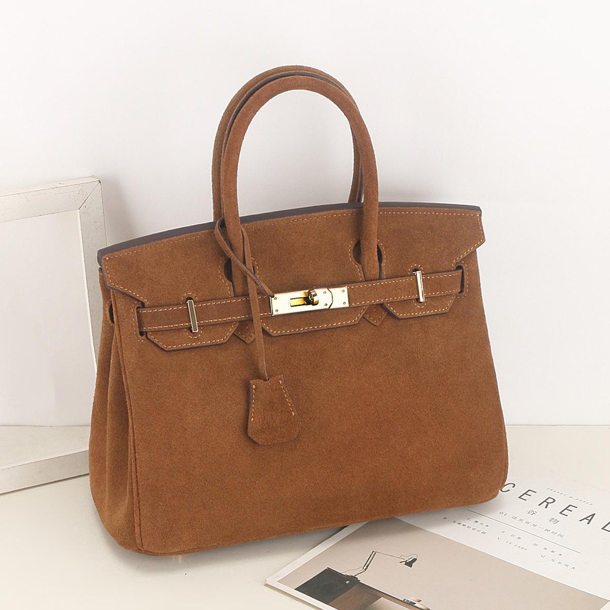 

Large capacity matte leather platinum bag, genuine leather 2026 new cross-border fashion versatile commuter bag, hand carry Kelly bag no. 30 (30x17x22cm) коричневый