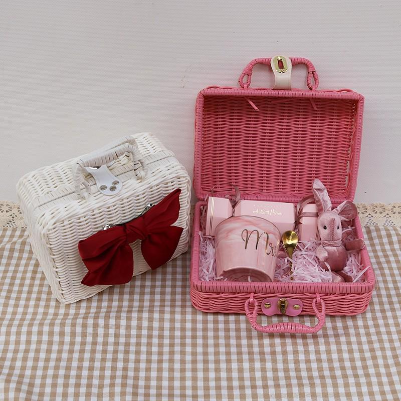Vintage-Style Imitation Rattan Picnic Basket and Storage Box - Ideal for Photos, Bridesmaid or Groomsman Gifts