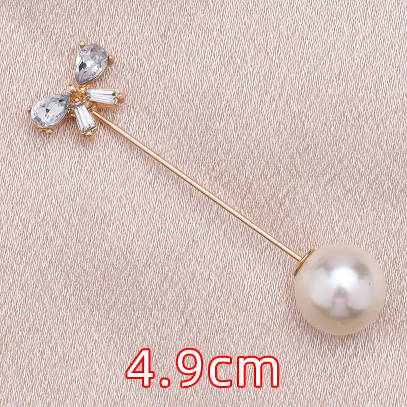 Waist-Cinching Pin: Transform Pants with This Anti-Exposure Brooch Accessory