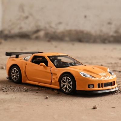 5palcová simulace kovového auta Vynikající odlitek a hračka Chevrolet Corvette C6-R Racing RMZ city 1:36 dárků ze slitinových modelů pro děti