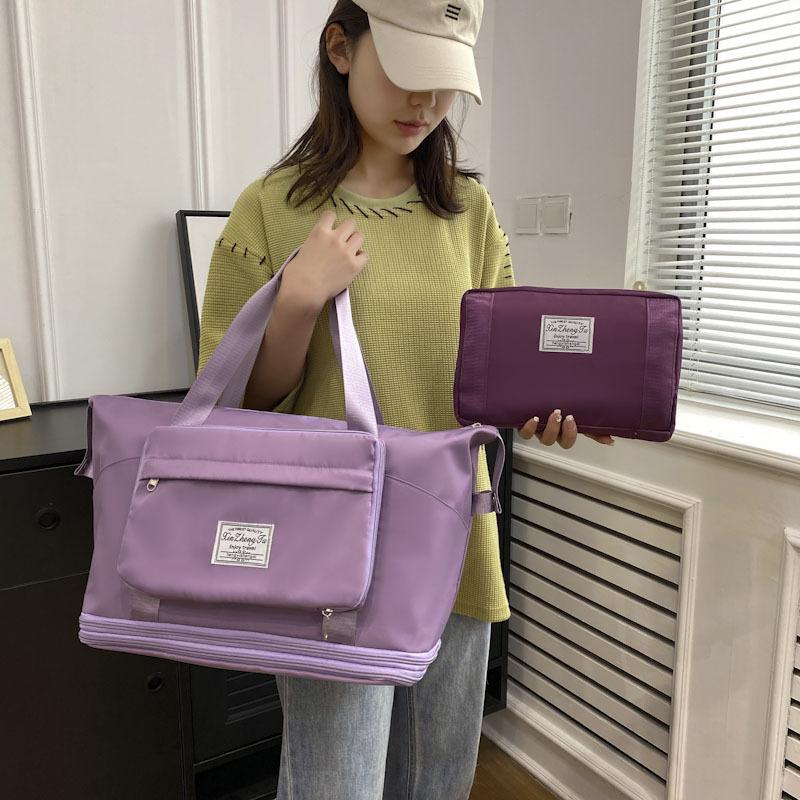 This large-capacity travel bag for women is a lightweight handbag for short trips, a maternity bag, and a sports and fitness bag