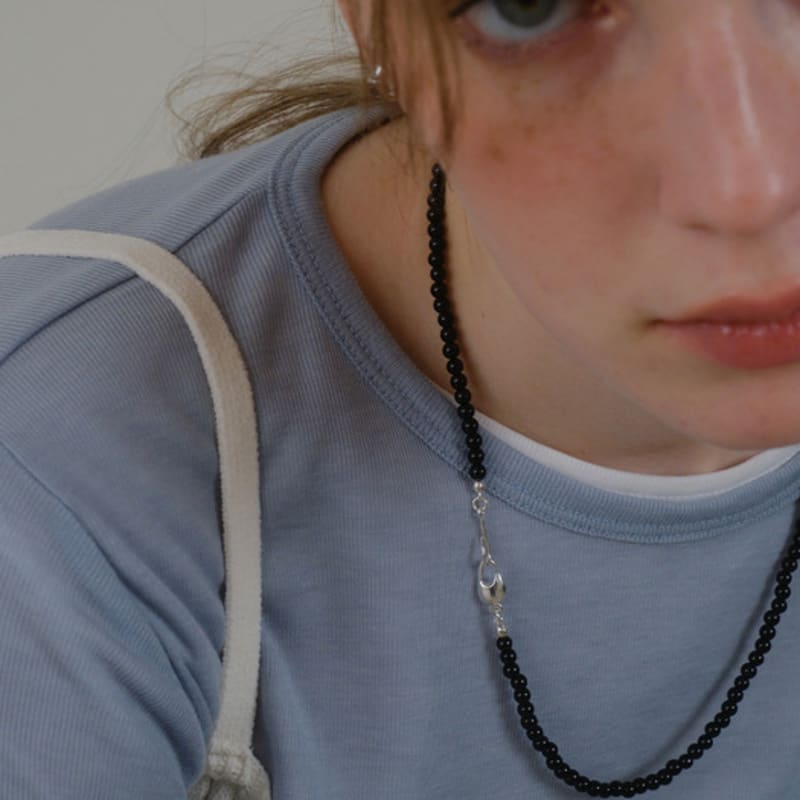 Reve Pebble Onyx Necklace