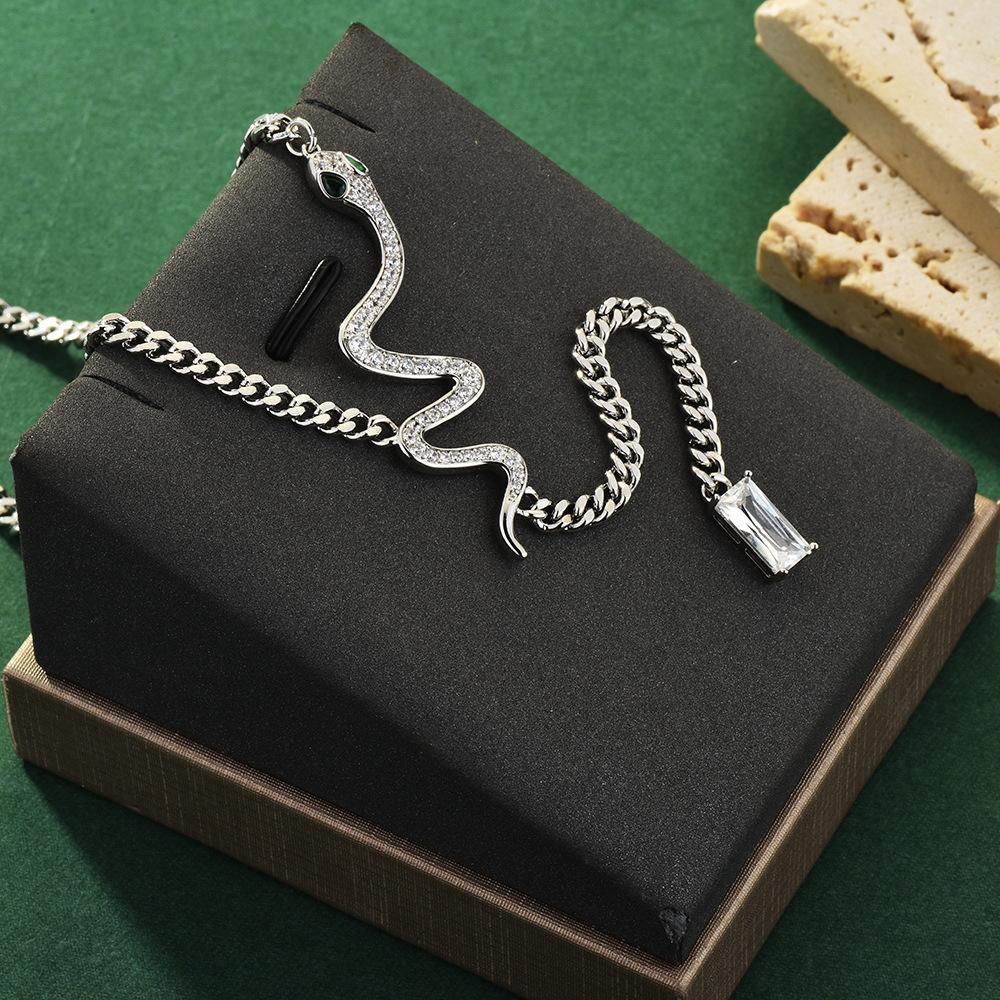 

Шикарное колье «Змеиная кость» для женщин, современный дизайн со смешанными акцентами, драгоценный камень