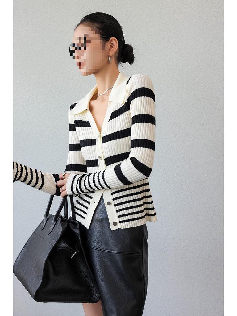 JWUNIQUE Women's Dimple Black High-Waisted A-Line Leather Mini Skirt for Slimming Fit - 2025 Autumn Collection