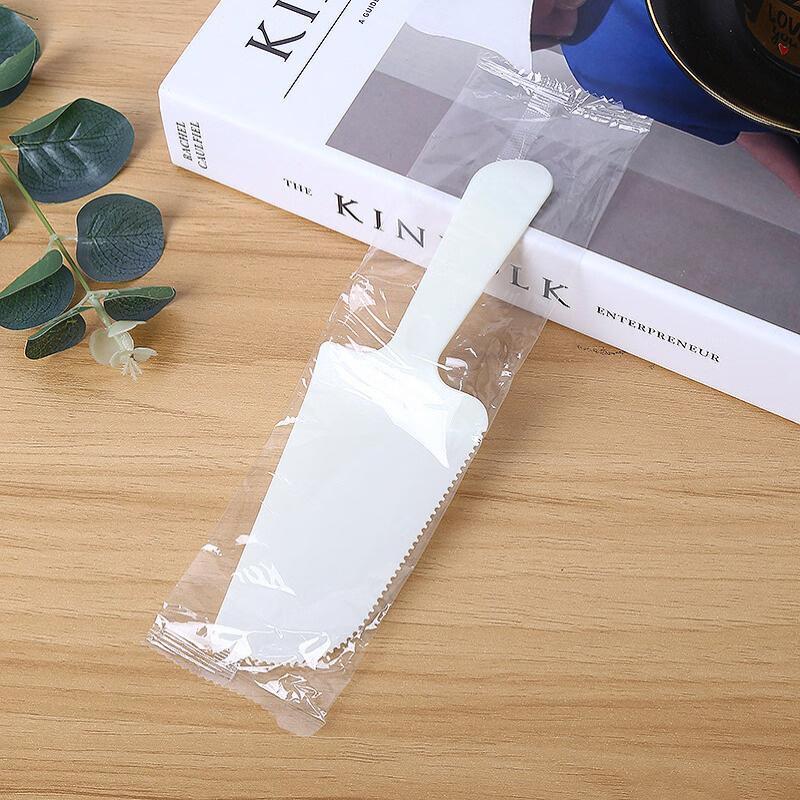Thickened Plastic Disposable Cake Knife