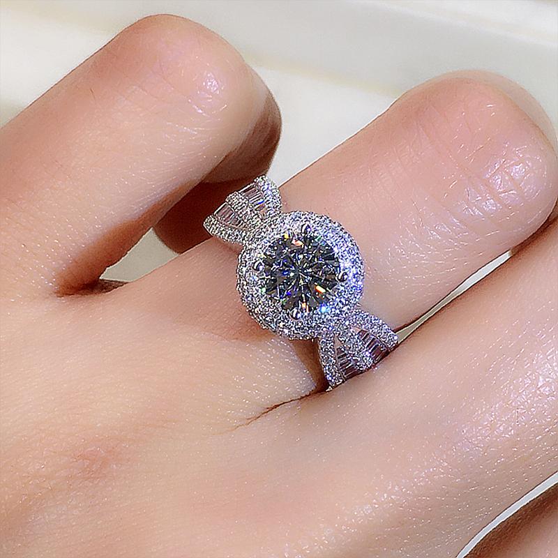 Huitan Dazzling Cubic Zirconia Rings Female Modern Aesthetic Wedding Band Jewelry Charming Brilliant Chic Fashion Party Jewelry
