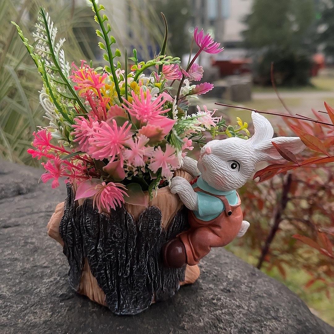 

New Year Rabbit Festival Decoration: Resin Succulent Flower Pot & Pen Holder for Balcony or Desktop