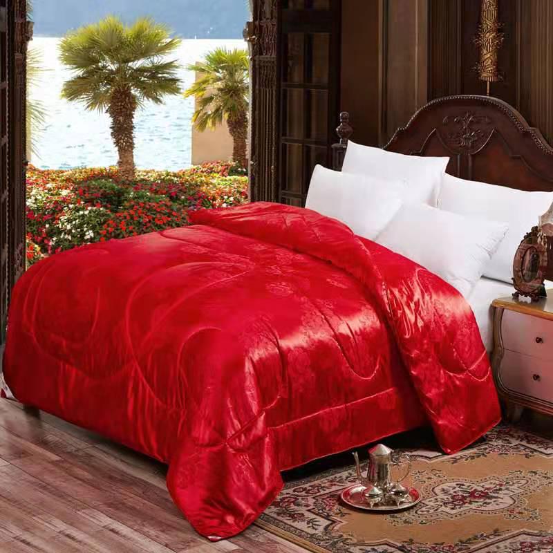 Silk Quilts, Comforters & Cotton Bedsheets for All Seasons: Ideal Company Gifts