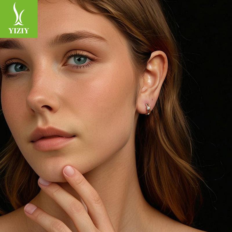 Two-Color Moissanite Stud Earrings Ins Wind Women'S 925 Sterling Silver Gold-Plated Earrings Light Luxury High-End Autumn And Winter