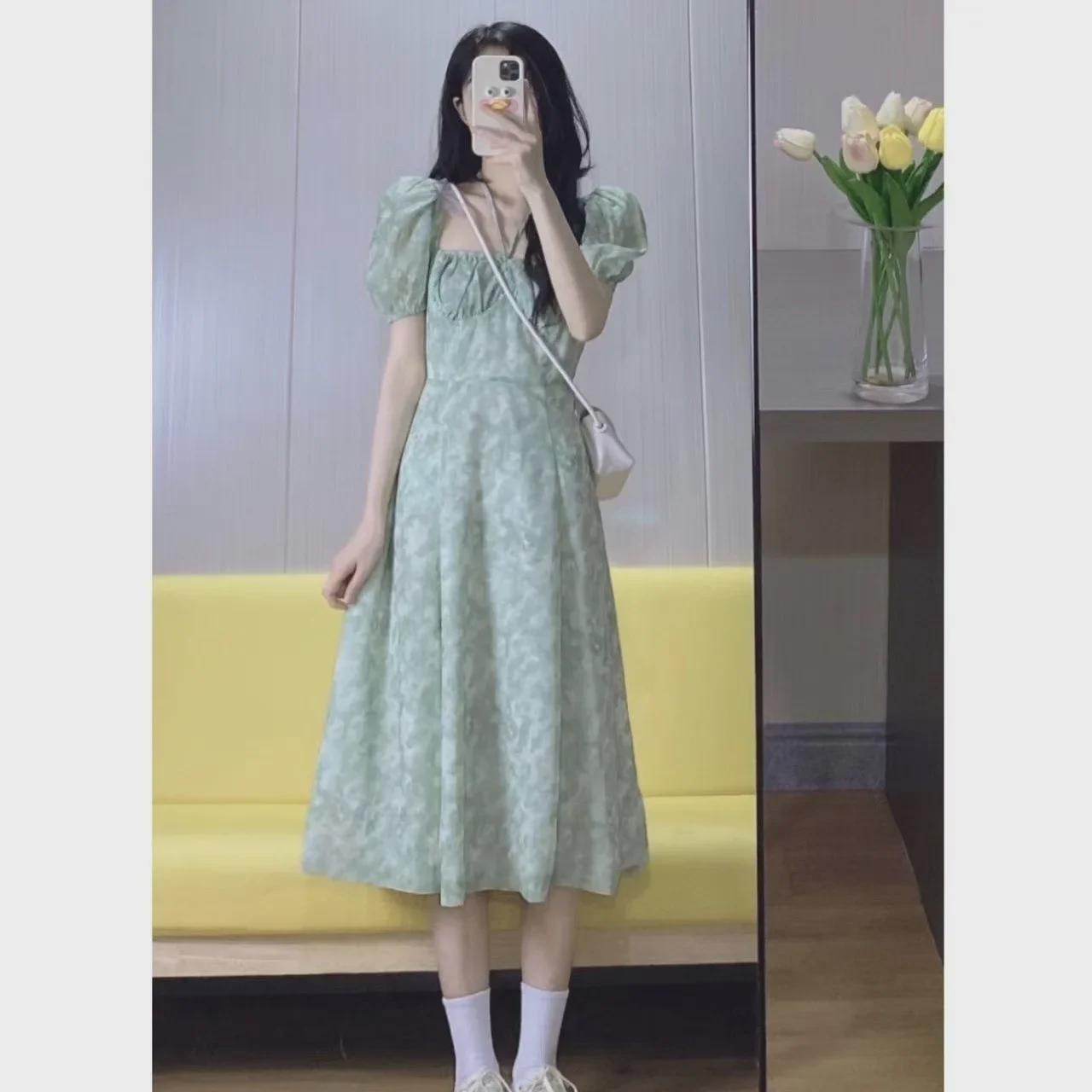 

«Женское зеленое платье миди в стиле ретро с французским цветочным принтом: Элегантный летний стиль Large