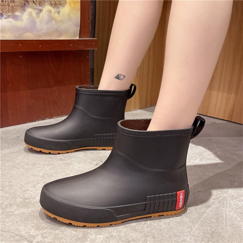 Rain shoes women's fashion outer wear overshoes waterproof rubber shoes work non-slip adult short rain boots